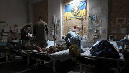 Atención a soldados ucranianos heridos en la guerra contra Rusia. Foto: EFE.