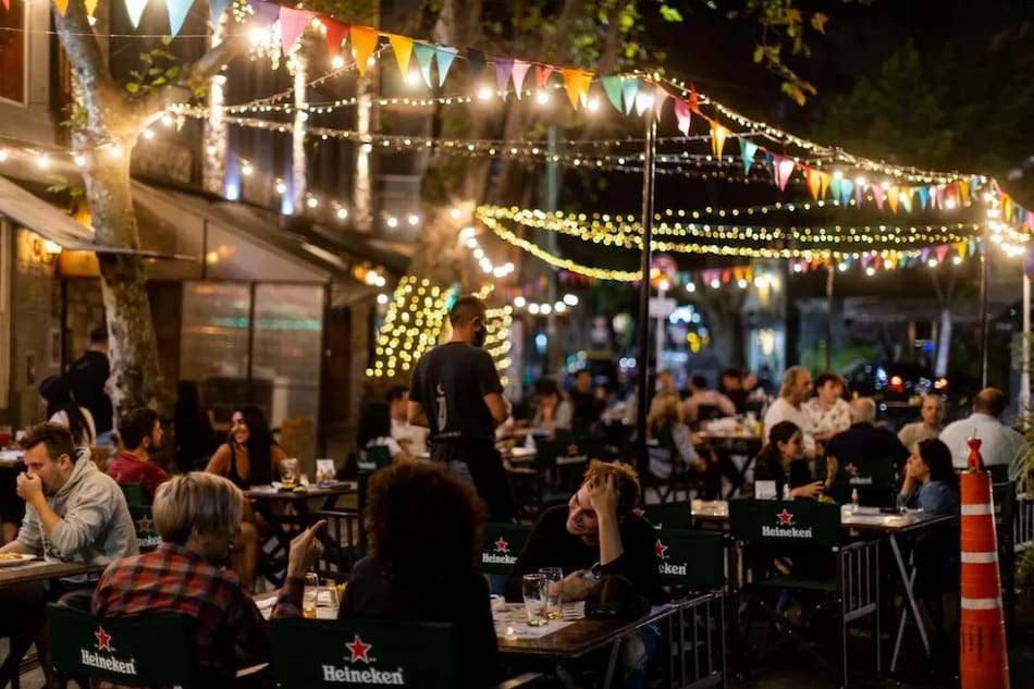 Avenida Thames, Palermo.