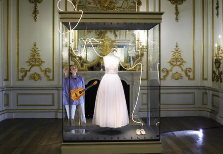 La vestimenta de la carrera de Taylor Swift, en el museo V&A. Foto: EFE.