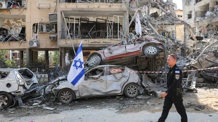 Bombardeo de Irán sobre Israel. Foto: REUTERS/Ronen Zvulun.