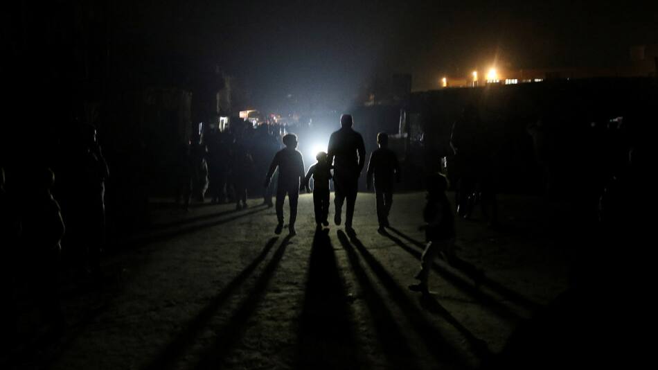 Ciudadanos celebran la tregua en Gaza. Foto: Reuters
