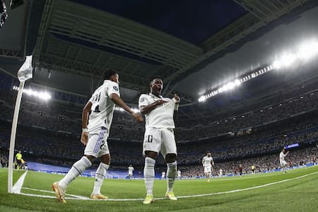 Festejo de Vinicius para el Real Madrid ante el Manchester City por la Champions League. Foto: EFE.