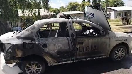 Homicidio y graves incidentes en Cañuelas: incendiaron dos patrulleros tras un crimen en Máximo Paz