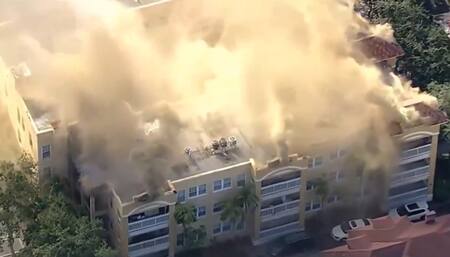 Incendio en un edificio de Estados Unidos. Foto: captura