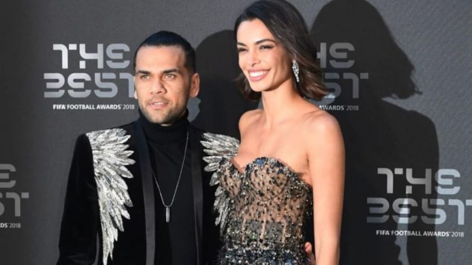 Dani Alves y su esposa Joana Sanz. Foto: NA.