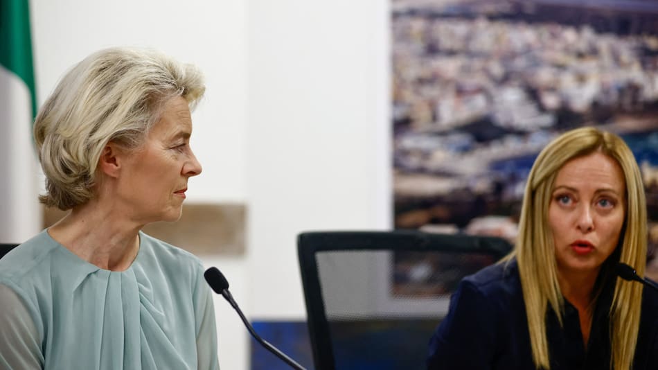 Ursula von der Leyen y Giorgia Meloni. Foto: Reuters.