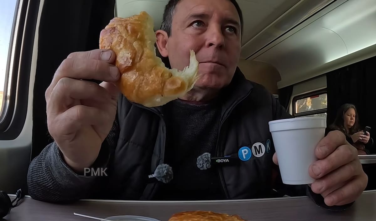 El youtuber Pablo Marti Krenz elogió especialmente la calidad de las medialunas del tren diferencial de la línea Sarmiento.