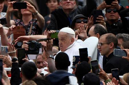 El Papa Francisco celebra la Pascua. Foto: Reuters/Guglielmo Mangiapane.