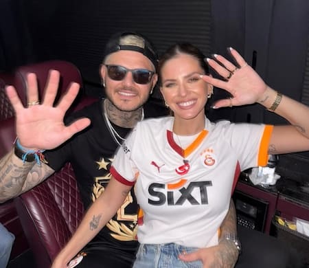 Mauro Icardi y la China Suárez con la camiseta de Galatasaray. Foto: Instagram @sangrejaponesa.