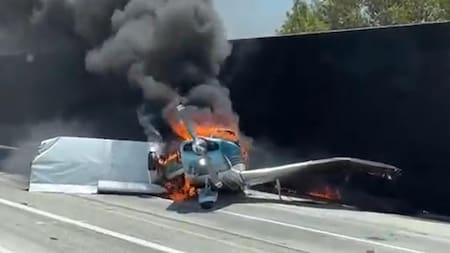 Avión estrellado en Estados Unidos. Foto: captura video.