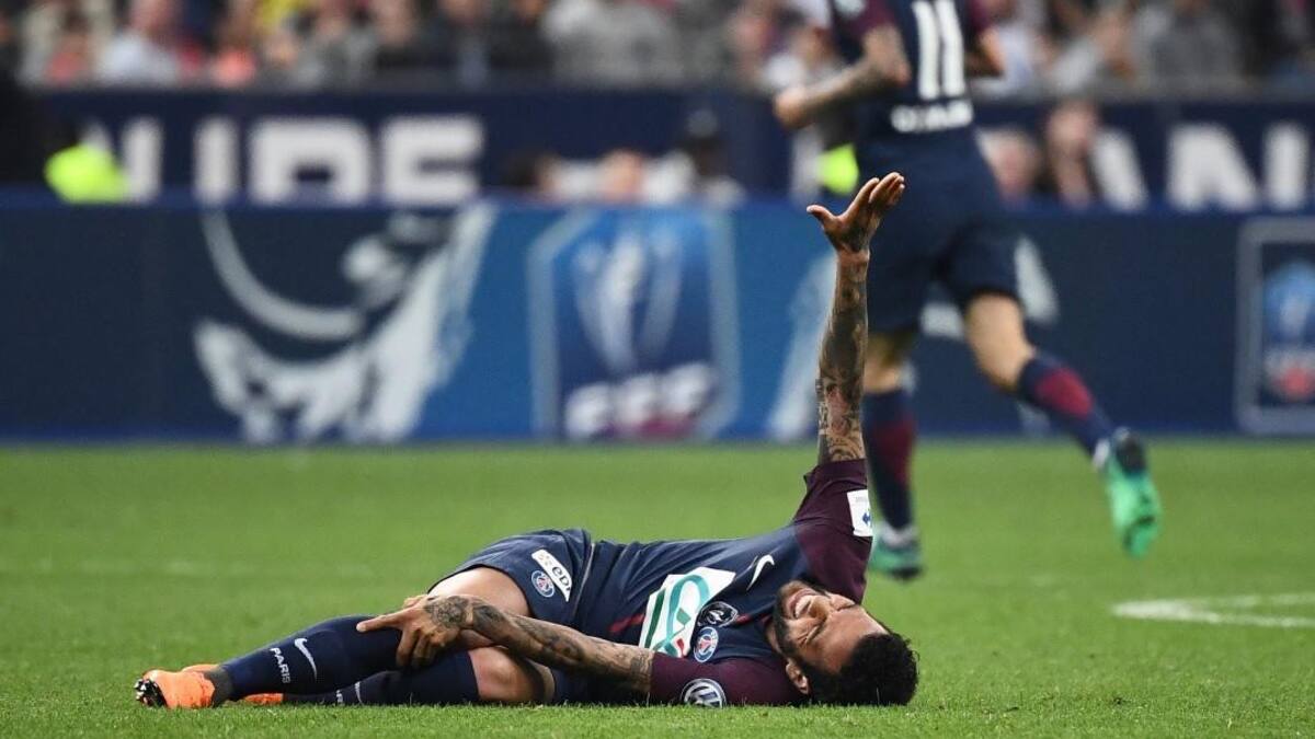 Lesión de Dani Alves que lo dejaría afuera del Mundial de Rusia