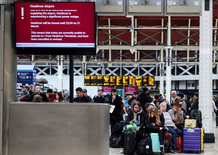 Complicaciones en el aeropuerto de Heathrow en Londres. Foto: REUTERS/Isabel Infantes.