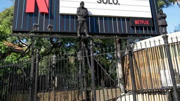 Buenos Aires en pleno furor del Eternauta: todas las referencias a la serie que se pueden encontrar en la Ciudad