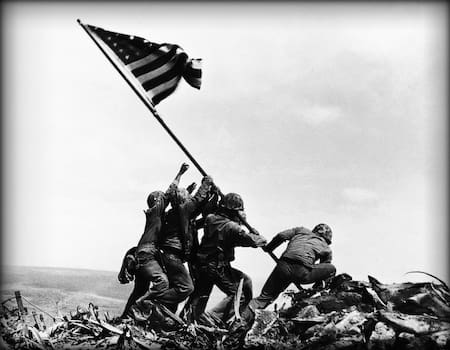 Toma de Iwo Jima, Segunda Guerra Mundial, Estados Unidos, Foto Joe Rosenthal