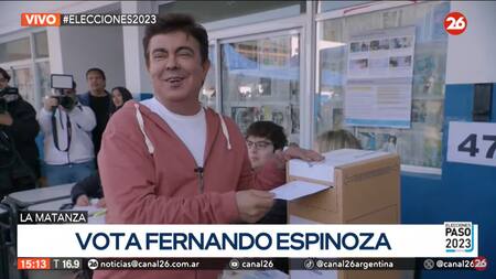 Fernando Espinoza votó en La Matanza. Foto: Canal 26.
