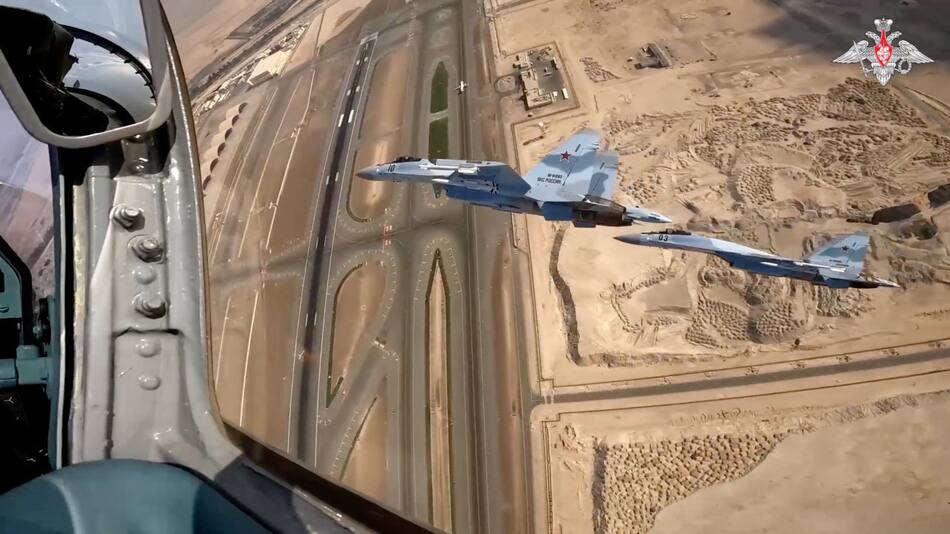 Vuelo de Putin acompañado de cazas. Foto: Reuters.