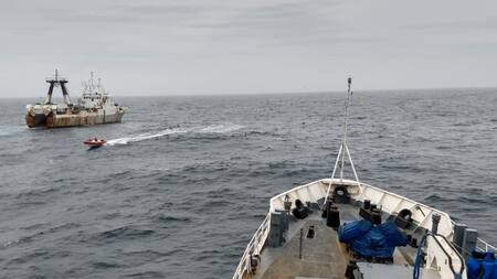 Pesca ilegal en la Zona Económica Exclusiva de Argentina.