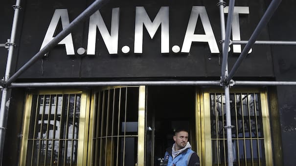 Falsificación de registros y falta de habilitación sanitaria: los 18 suplementos dietarios que prohibió la ANMAT