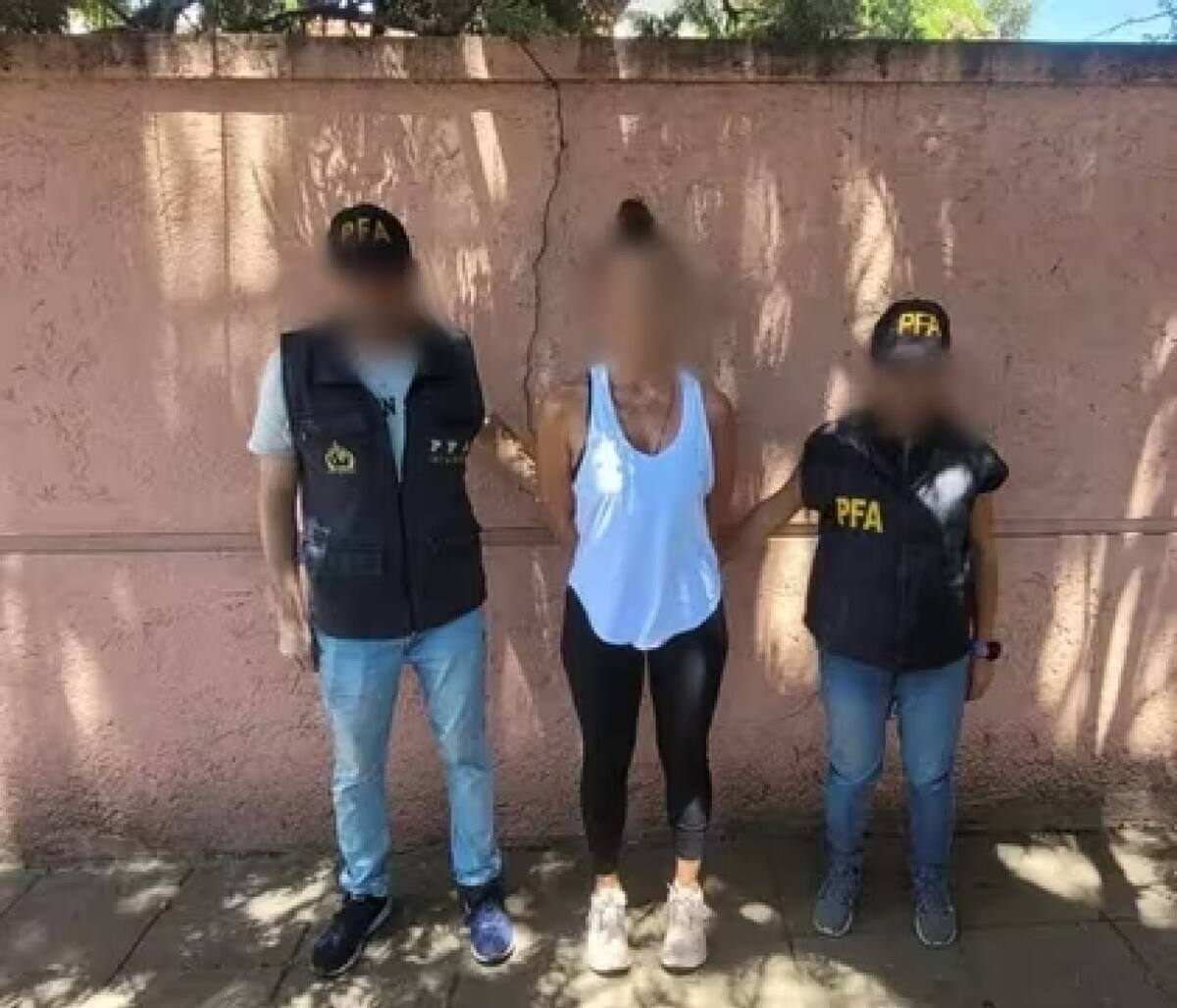 Detuvieron a contrabandista buscado por Interpol. Foto: X.