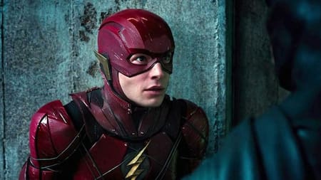 Ezra Miller quiere dejar atrás los escándalos y regresó al set de The Flash