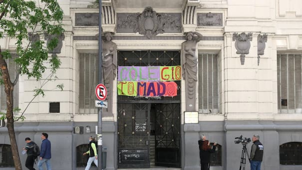 Los colegios tomados recuperarán días perdidos y terminarán las clases el 23 de diciembre