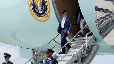 Joe Biden afirmó que "aparentemente" Vladimir Putin es responsable del accidente aéreo en Kazajistán