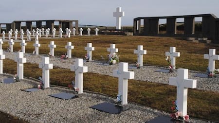 Familiares de soldados identificados en Malvinas viajarán a las islas