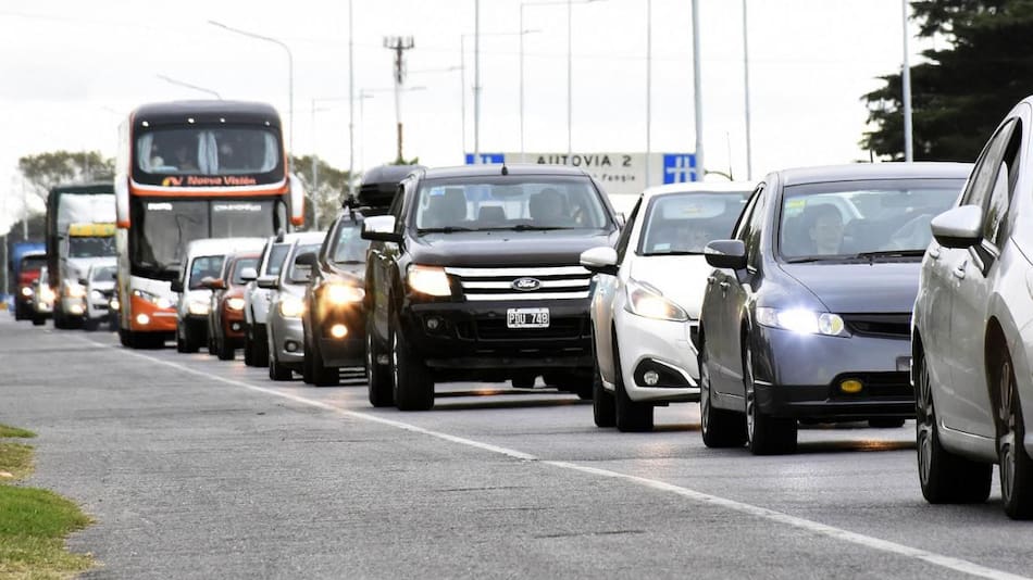 Cómo evitar el caos de tránsito de la Ruta 2. Foto: NA.