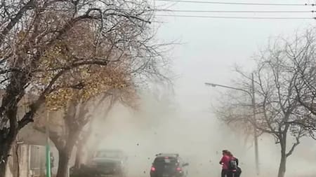Alerta por una gran nube de polvo que se acerca a la Ciudad de Buenos Aires