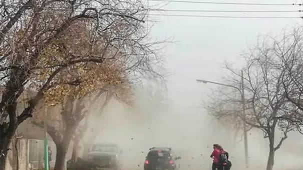 Alerta por una gran nube de polvo que se acerca a la Ciudad de Buenos Aires