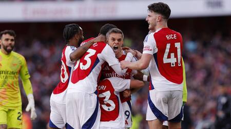Con doblete de Leandro Trossard, Arsenal ganó 4 a 2. Foto: Reuters