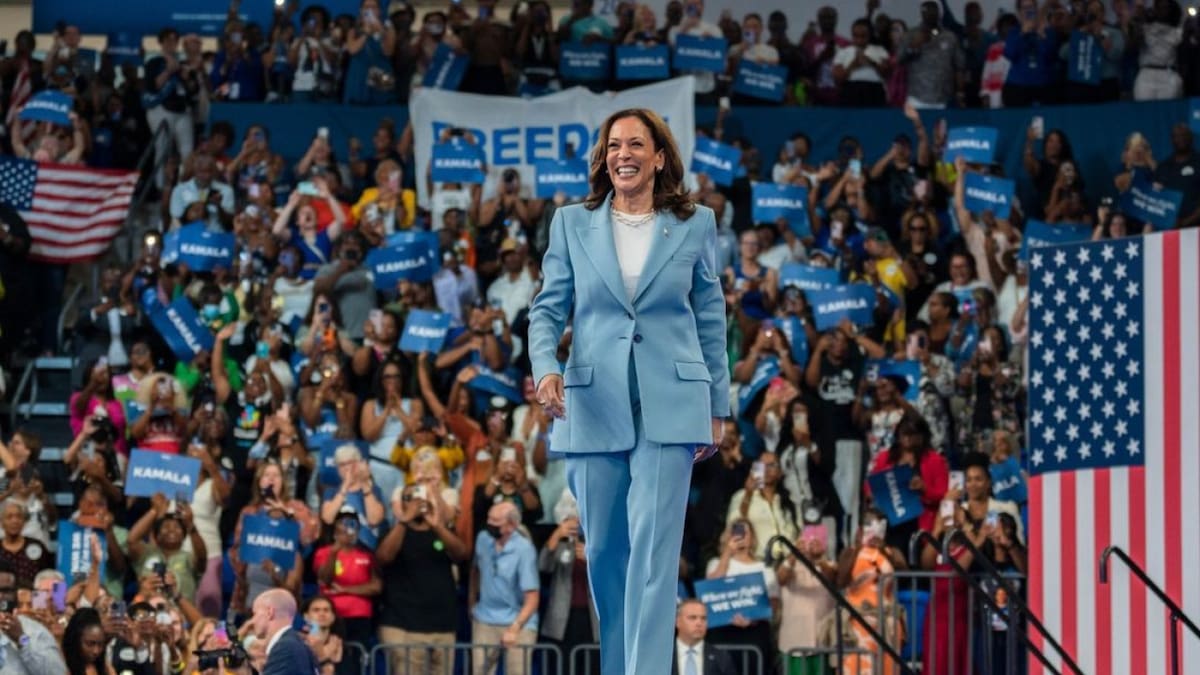 Los looks de Kamala Harris durante su campaña. Foto Instagram.