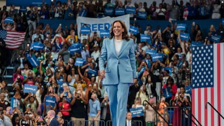 Los looks de Kamala Harris durante su campaña. Foto Instagram.