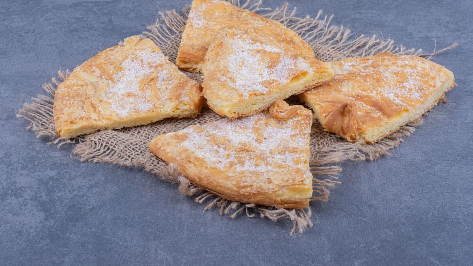 Tortas fritas, comida. Foto: Freepik