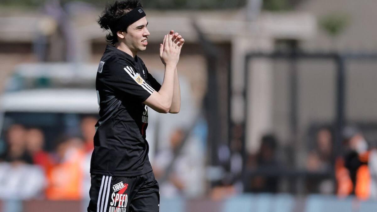 Spreen, el streamer que debutó en Riestra. Foto: X @arevalo_martin