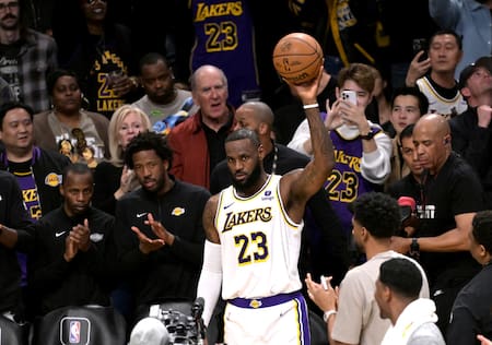 LeBron James consiguió una marca histórica en la NBA. Foto: Reuters.