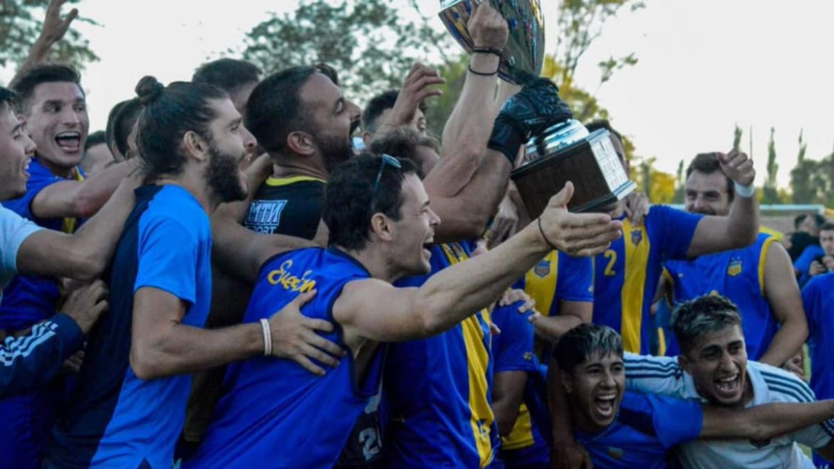 Everton de La Plata: una ciudad revolucionada por el sueño de jugar en la Primera D