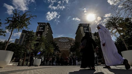 Dubai facilitará los permisos para la instalación de plantas solares. Foto: EFE.