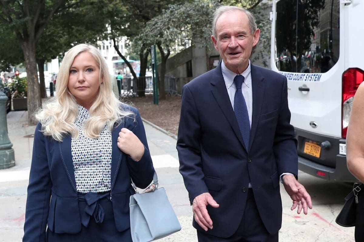 Virginia Giuffre y su abogado, David Boies,Fuente: REUTERS/Shannon Stapleton