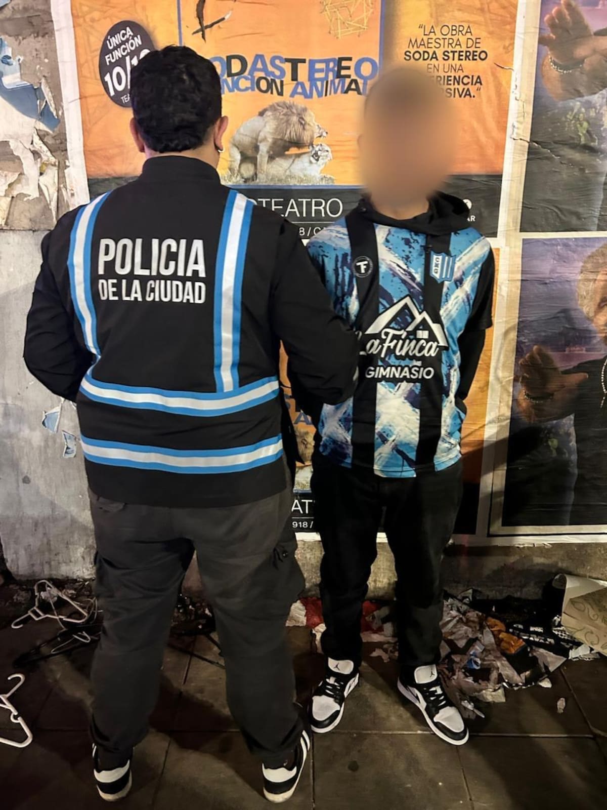 Detuvieron a dos prófugos de la Justicia en la despedida de Messi