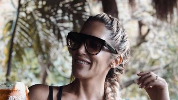 Con jugadísimo topless en la cama, Ayelén Paleo levantó temperatura del viernes otoñal