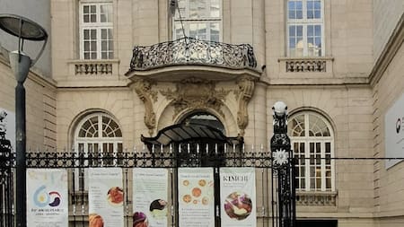 El palacio coreano con arquitectura francesa oculto en Buenos Aires: dónde queda y cómo visitarlo gratis