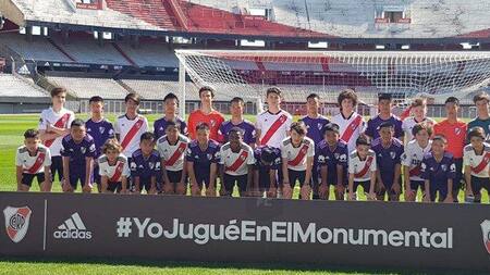 Chicos rescatados en Talianda - visita al Monumental