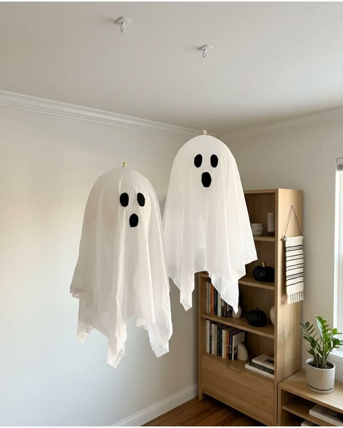 Cómo hacer una decoración de Halloween económica con un globo y papel