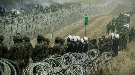 Soldados polacos en la frontera con Bielorussia. Foto: Reuters.