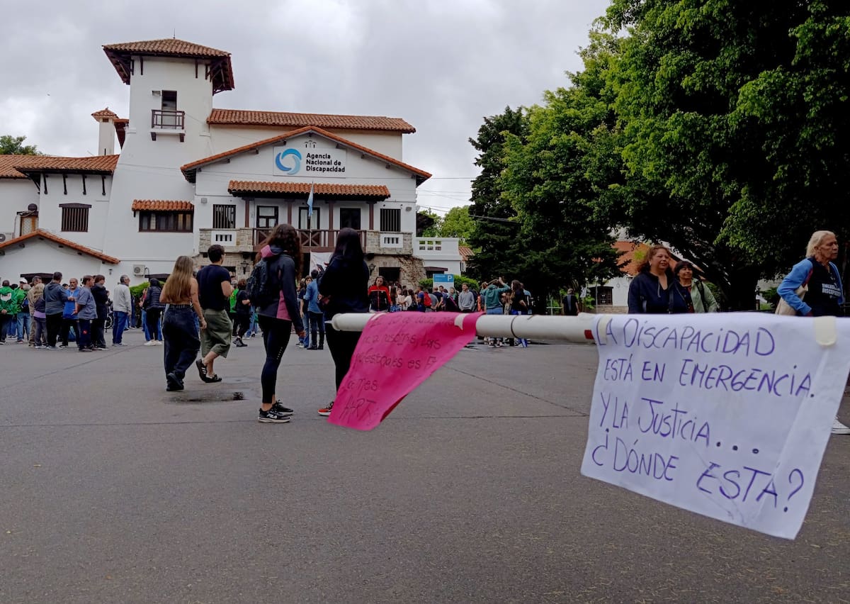 protesta en la agencia nacional de discapacidad