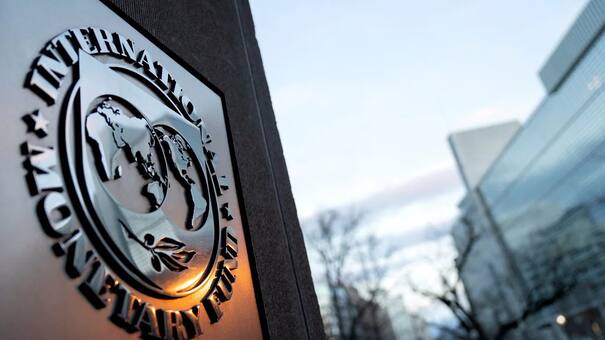 El FMI aprobó el desembolso de 800 millones de dólares para la Argentina: dijo que el programa está "firmemente encaminado"
