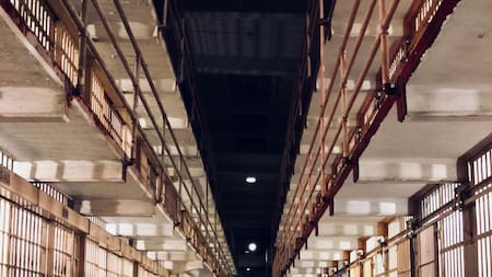 Según un informe, drones surcan los cielos de las cárceles y les suministran drogas y armas a los presos. Foto: Unsplash.