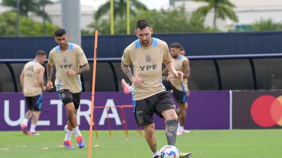 Lionel Messi de vuelta en los entrenamientos de la Selección Argentina. Foto: X/@Argentina.