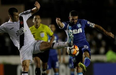 Vasco da Gama vs. Racing - Copa Libertadores - Fútbol internacional, Reuters
